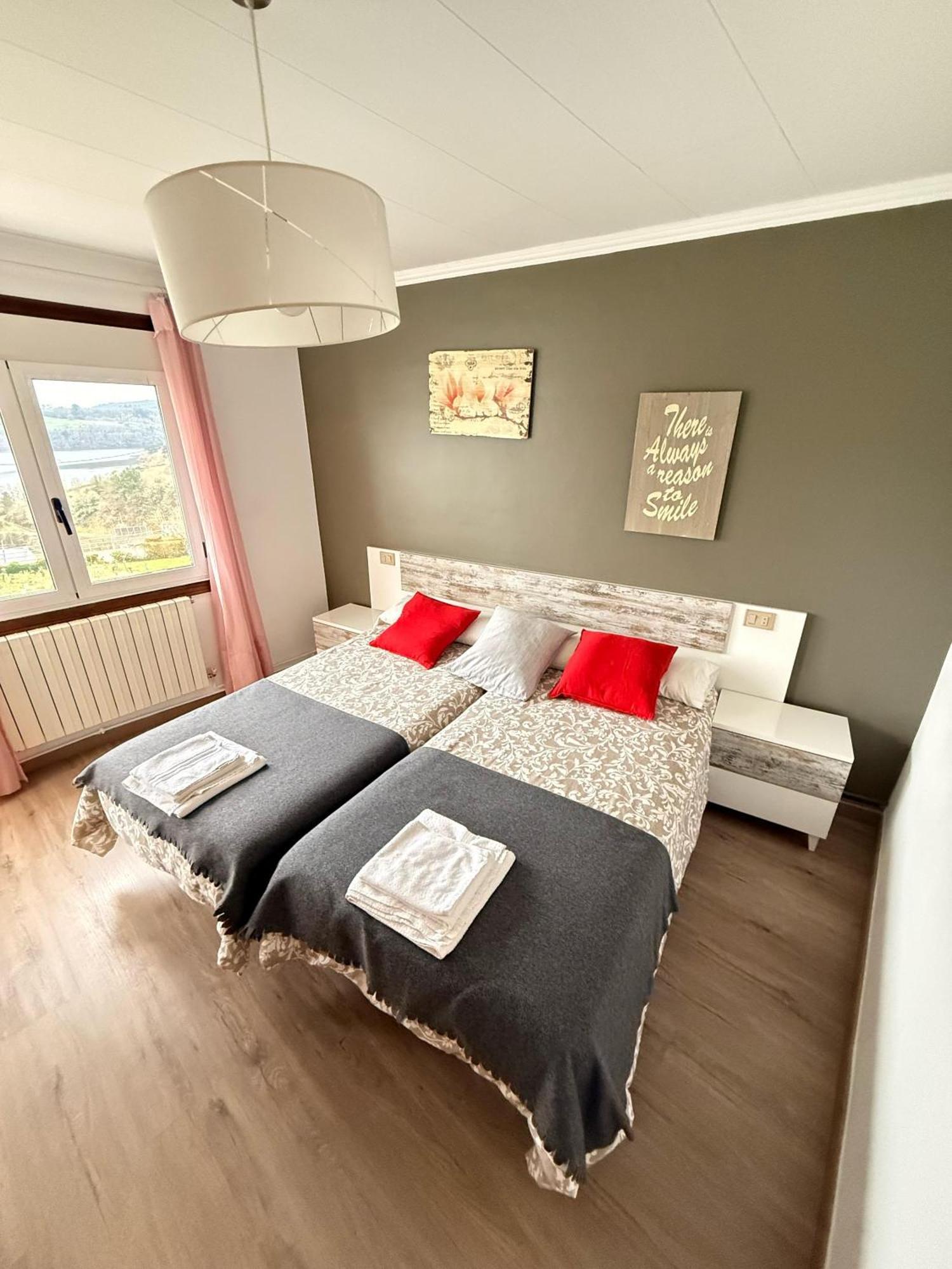 Apartamentos Portolux Portomarin Eksteriør bilde