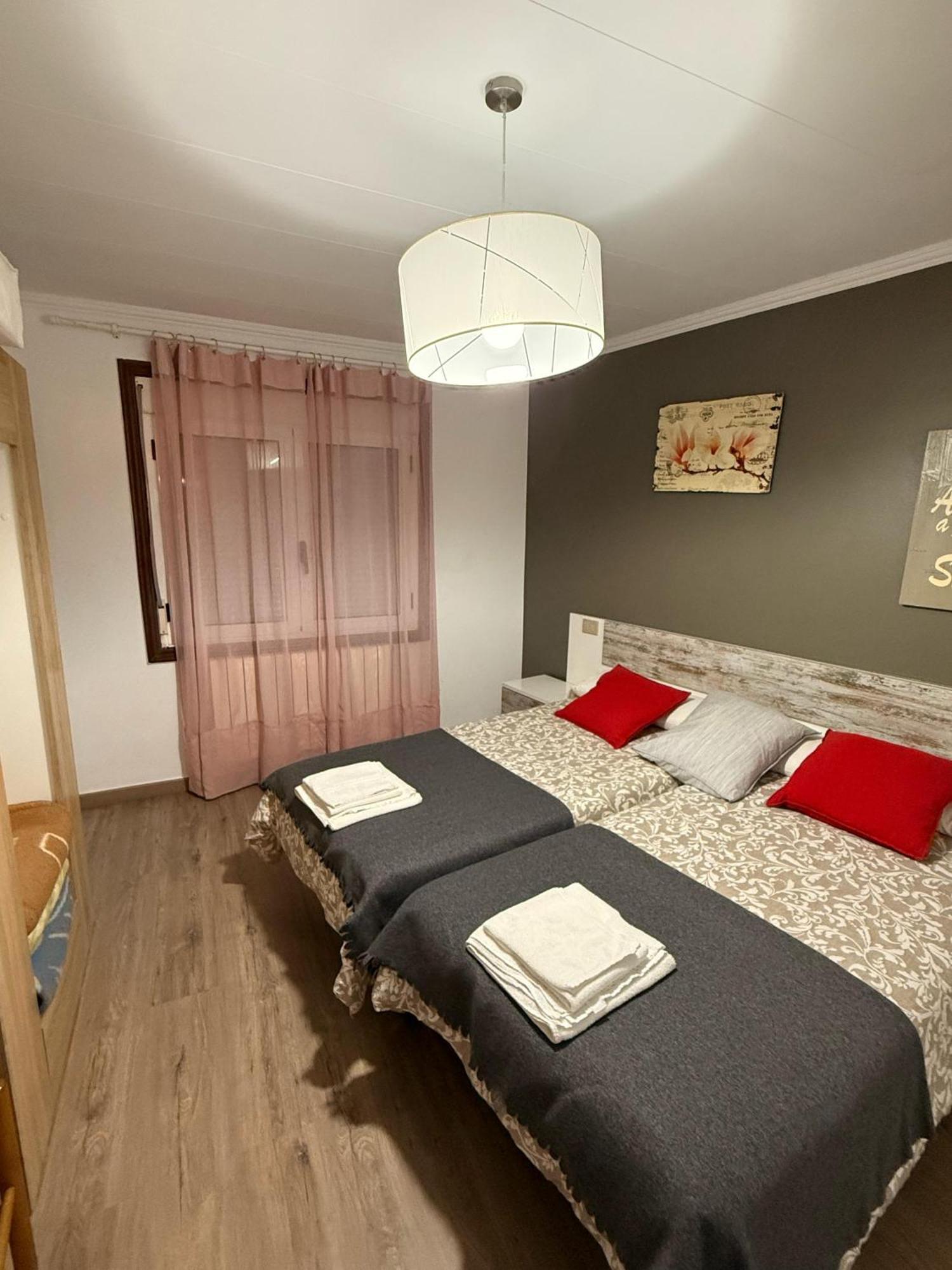 Apartamentos Portolux Portomarin Eksteriør bilde